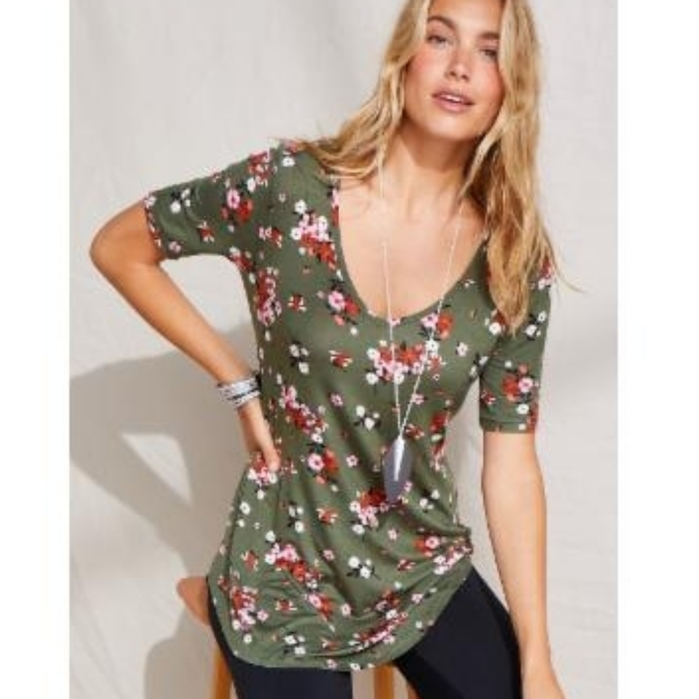 Maurices 24/7 Flawless Olive Floral Tunic Tee xl